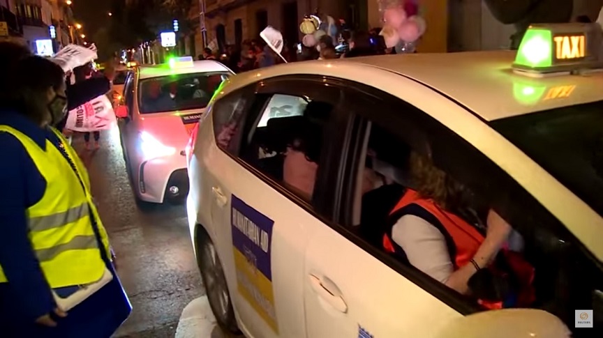 Πόλεμος στην Ουκρανία: Δίκτυο Μαδριλένων οδηγών ταξί μετέφερε πρόσφυγες στην Ισπανία