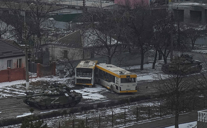 Οι Ρώσοι «ανασυντάσσονται, δεν μπορούν να προχωρήσουν πουθενά στην Ουκρανία» &#8211; Κραυγή απόγνωσης για τη Μαριούπολη