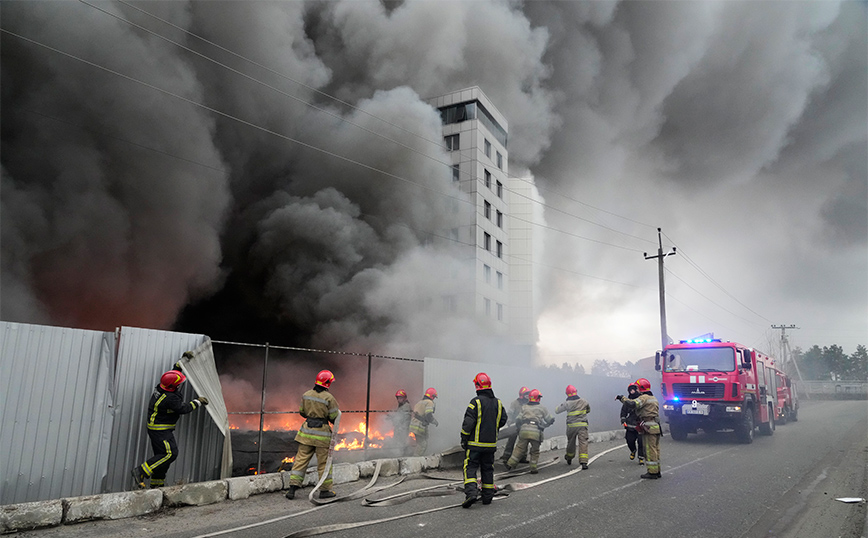 Ρωσικά πλήγματα στη Χερσώνα προκάλεσαν δύο θανάτους – Για τρομοκρατικές επιθέσεις έκανε λόγο ο Ζελένσκι