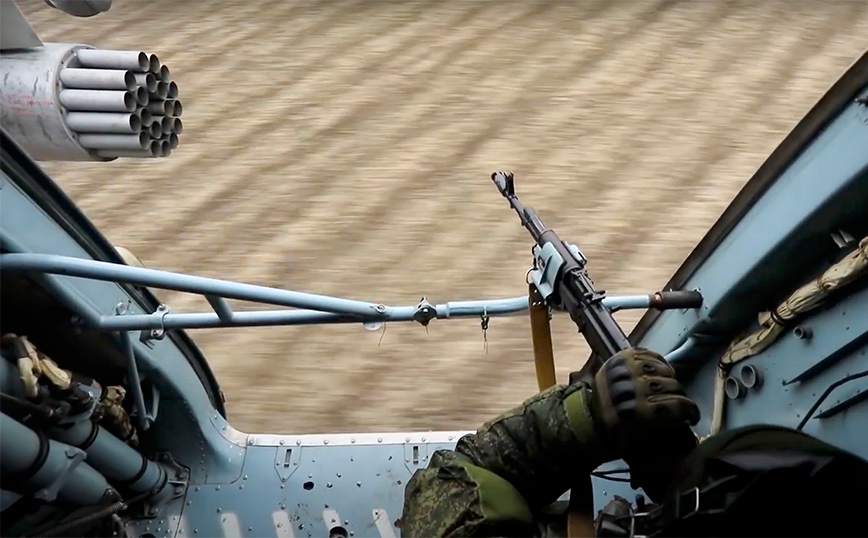 Πόλεμος στην Ουκρανία: Ρωσικά άρματα μάχης πυροβολούν το αεροδρόμιο Μικολάιφ
