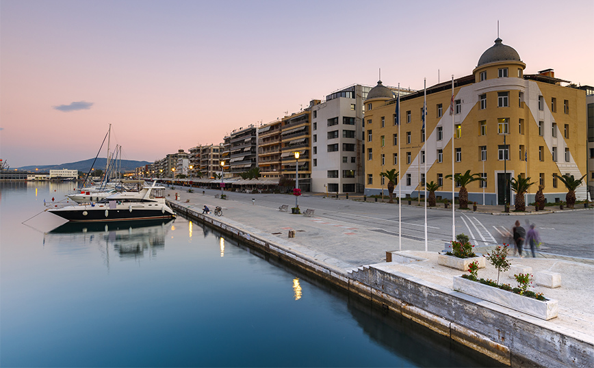 Η παραλιακή στο Βόλο Η παραλιακή στο Βόλο