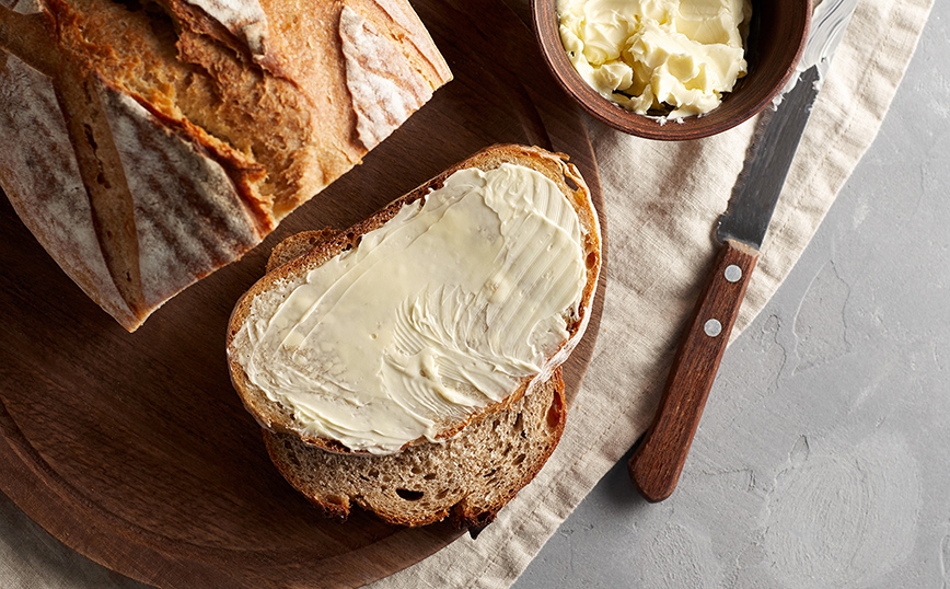 Βούτυρο αλειμένο σε ψωμί Βούτυρο αλειμένο σε ψωμί