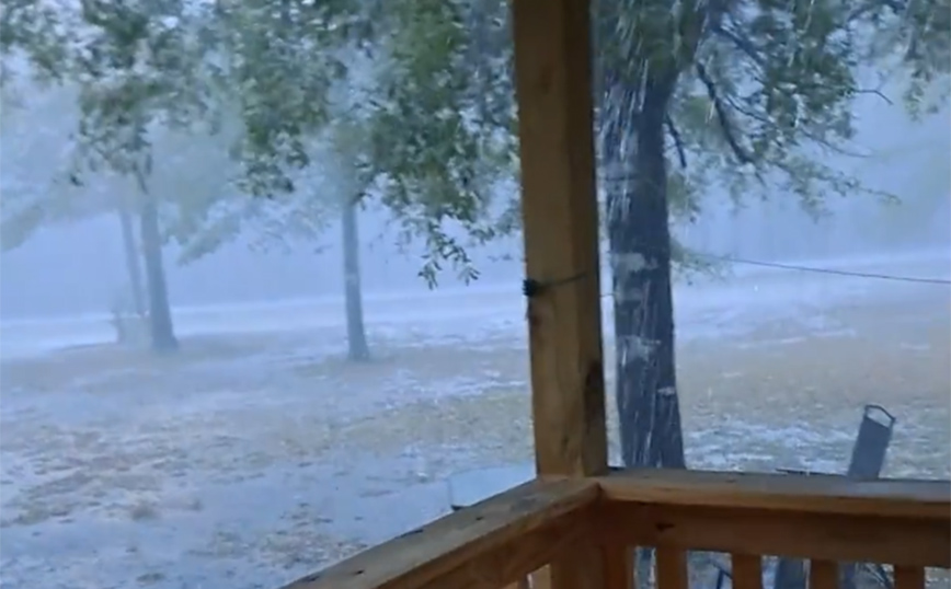 Κεραυνός πέφτει σε απόσταση αναπνοής