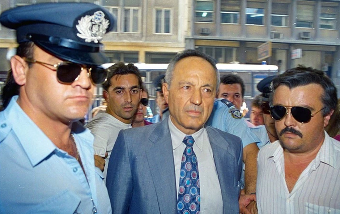 Νίκος Γρυλλάκης Νίκος Γρυλλάκης