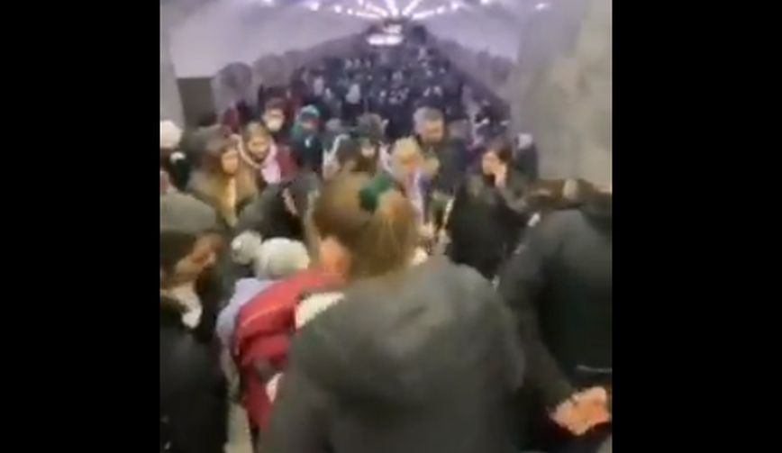 Πόλεμος στην Ουκρανία: Σταθμοί του μετρό στο Χάρκοβο έχουν μετατραπεί σε «πόλεις»