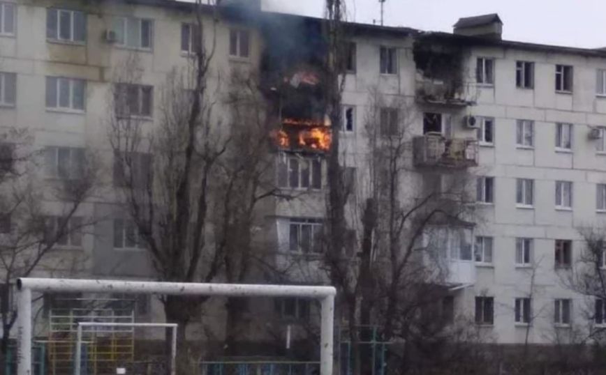 Πόλεμος στην Ουκρανία: Ένα σχολείο και μία πολυκατοικία επλήγησαν από βομβαρδισμό στο Σιεβιεροντονέτσκ