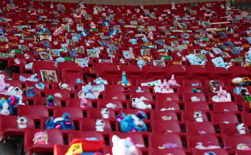 Φιλικό για την ειρήνη στο γήπεδο Καραϊσκάκη