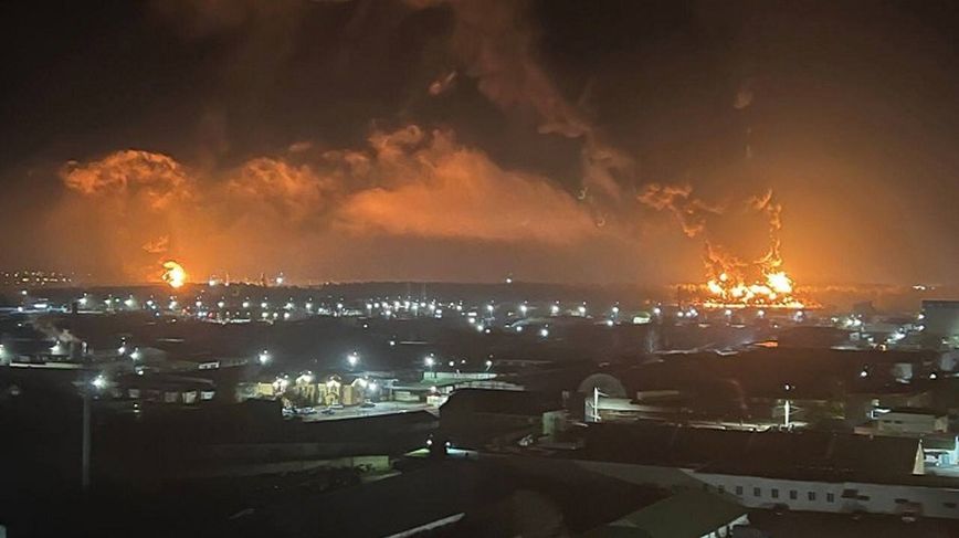 Μεγάλη πυρκαγιά σε χώρο αποθήκευσης καυσίμων στην Μπριάνσκ