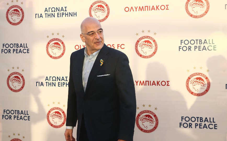 Φιλικό για την ειρήνη στο γήπεδο Καραϊσκάκη