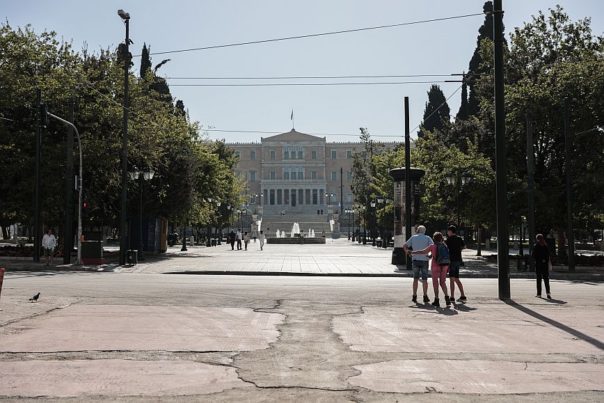 Κορονοϊός: 8.413 κρούσματα και 137 επαναλοιμώξεις &#8211; Στους 279 οι διασωληνωμένοι, 66 νέοι θάνατοι