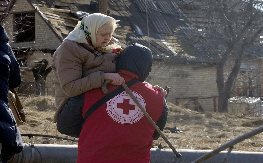 Μαριούπολη: «Οι Ρώσοι εμποδίζουν τις προσπάθειες του Ερυθρού Σταυρού για εκκένωση»