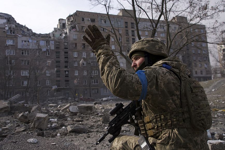 Μαριούπολη: Να παραδοθούν μέχρι τις 6 το πρωί καλούν τους στρατιώτες που αντιστέκονται σε εργοστάσιο οι Ρώσοι