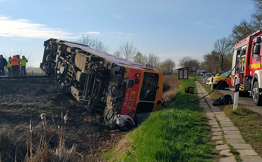 Φορτηγό συγκρούστηκε με τρένο στην Ουγγαρία Φορτηγό συγκρούστηκε με τρένο στην Ουγγαρία