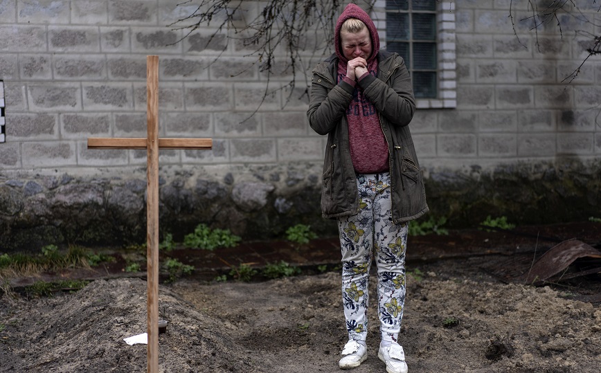 «Οι Ρώσοι βγάζουν γυναίκες από τα σπίτια και τις βιάζουν» &#8211; Μαρτυρίες για εγκλήματα πολέμου στην Ουκρανία