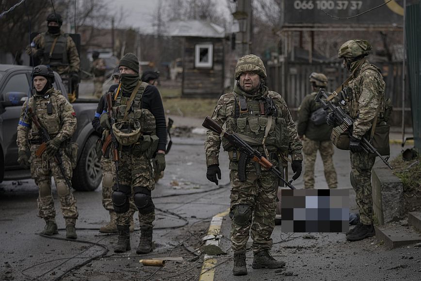 Πόλεμος στην Ουκρανία: Σοκαριστικές εικόνες από την Μπούκα με πτώματα στους δρόμους