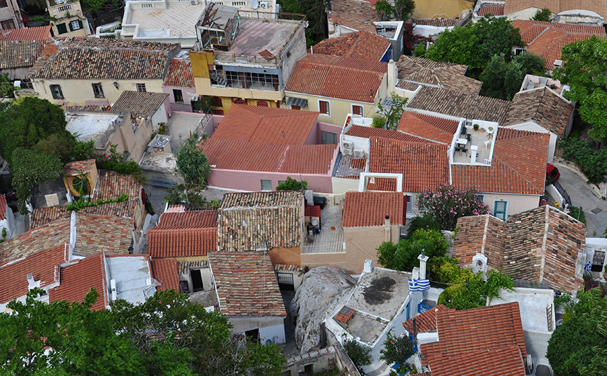 Τα Αναφιώτικα στην Πλάκα από ψηλά Τα Αναφιώτικα στην Πλάκα από ψηλά