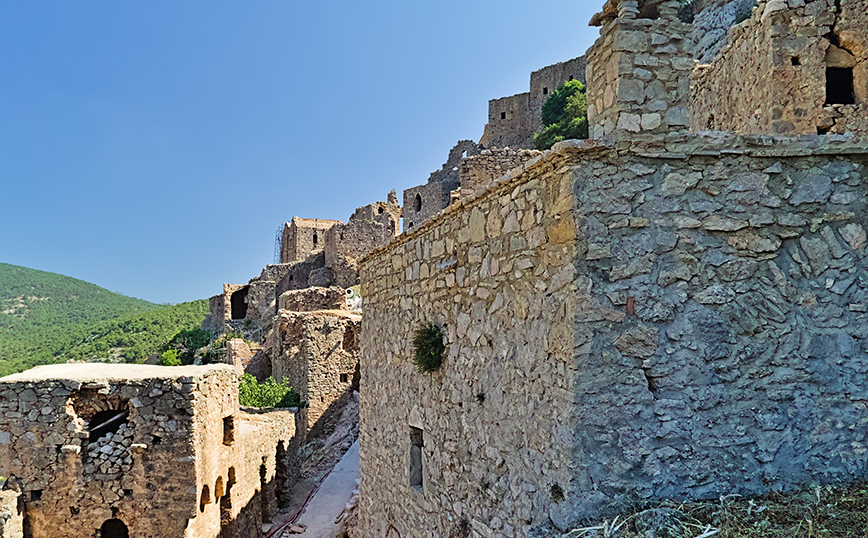 Ο έρημος οικισμός του Ανάβατου στη Χίο Ο έρημος οικισμός του Ανάβατου στη Χίο