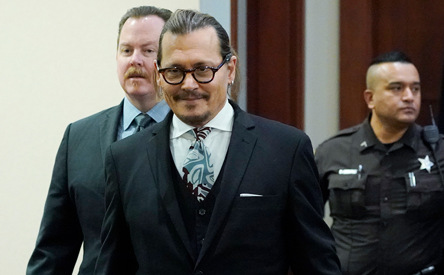 Ο Τζόνι Ντεπ στο δικαστήριο Ο Τζόνι Ντεπ στο δικαστήριο