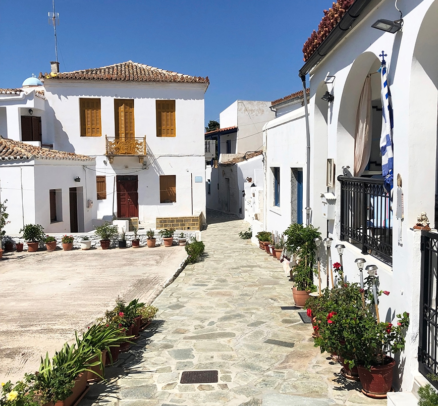 Παραδοσιακά σπίτια στη Δρυοπίδα στην Κύθνο Παραδοσιακά σπίτια στη Δρυοπίδα στην Κύθνο