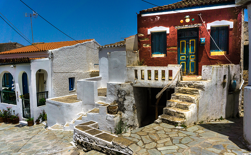 Χαρακτηριστικό κτίσμα στη Δρυοπίδα στην Κύθνο Χαρακτηριστικό κτίσμα στη Δρυοπίδα στην Κύθνο