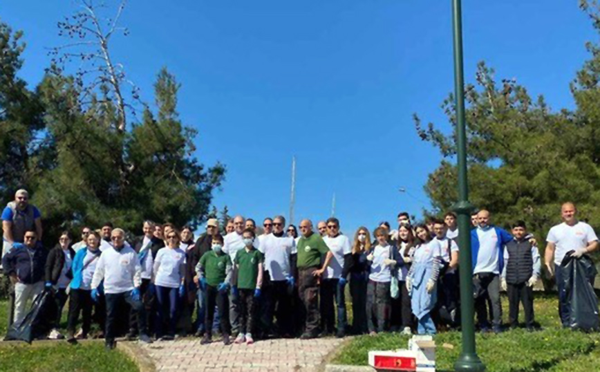 Περιβαλλοντική δράση καθαρισμού δάσους από τη ΜΑΚΒΕΛ