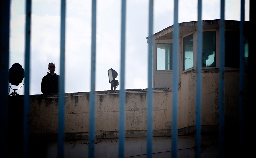 Θεσσαλονίκη: Οροθετικός κρατούμενος αποφυλακίζεται για λόγους υγείας