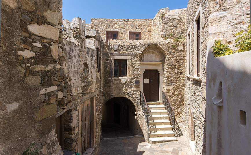 Χαρακτηριστική εικόνα από το κάστρο της Νάξου Χαρακτηριστική εικόνα από το κάστρο της Νάξου