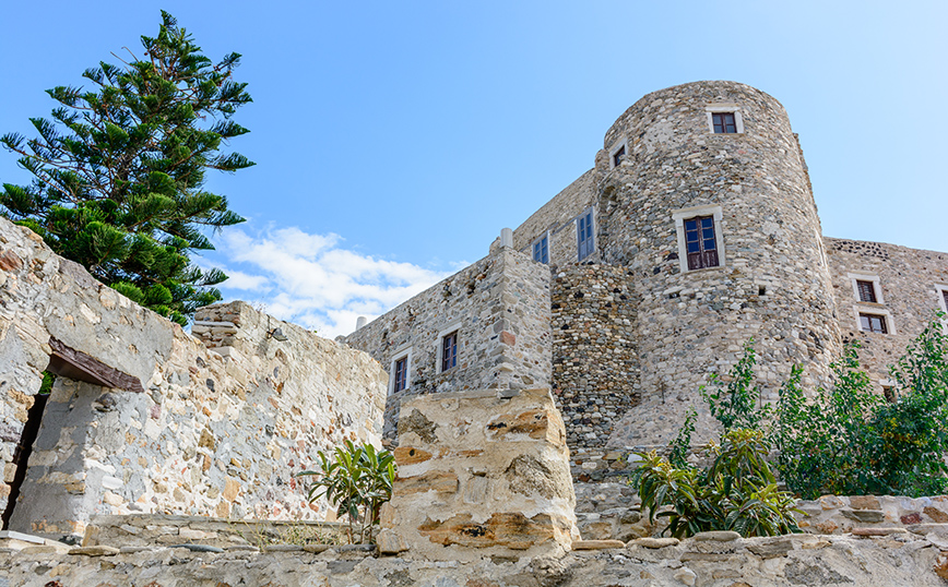 Πέτρινος πύργος στο κάστρο της Νάξου Πέτρινος πύργος στο κάστρο της Νάξου