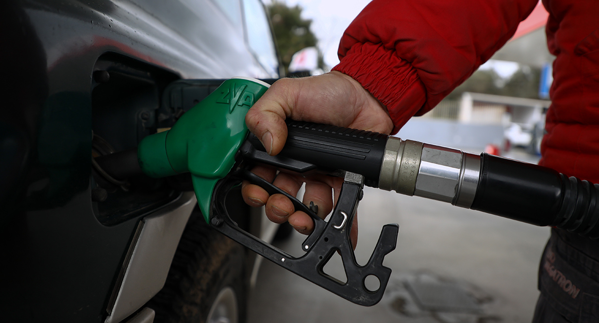 Fuel Pass 2: Άνοιξε η πλατφόρμα – Οι ημερομηνίες «κλειδιά» και τα βήματα της αίτησης για έως 100 ευρώ