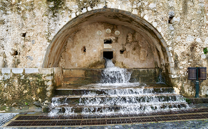 Τρεχούμενα νερά στο Κράσι Τρεχούμενα νερά στο Κράσι