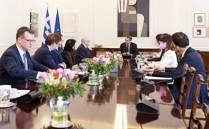 Συνάντηση του Πρωθυπουργού Κυριάκου Μητσοτάκη με τον Πρόεδρο της Γερουσίας του Καναδά George Furey