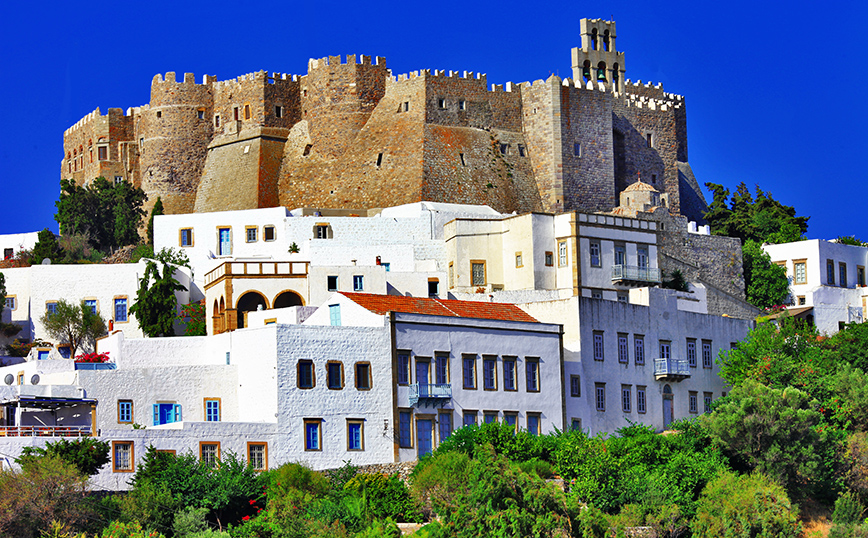 Η Μονή Αγίου Ιωάννη στην Πάτμο στη χώρα του νησιού Η Μονή Αγίου Ιωάννη στην Πάτμο στη χώρα του νησιού