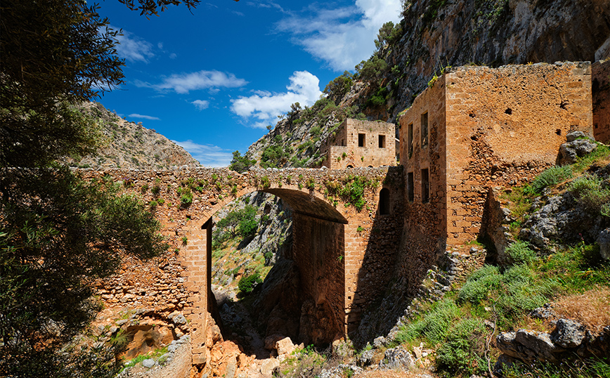 Η εγκαταλελειμμένη μονή Καθολικό στο Ακρωτήρι Χανίων Η εγκαταλελειμμένη μονή Καθολικό στο Ακρωτήρι Χανίων