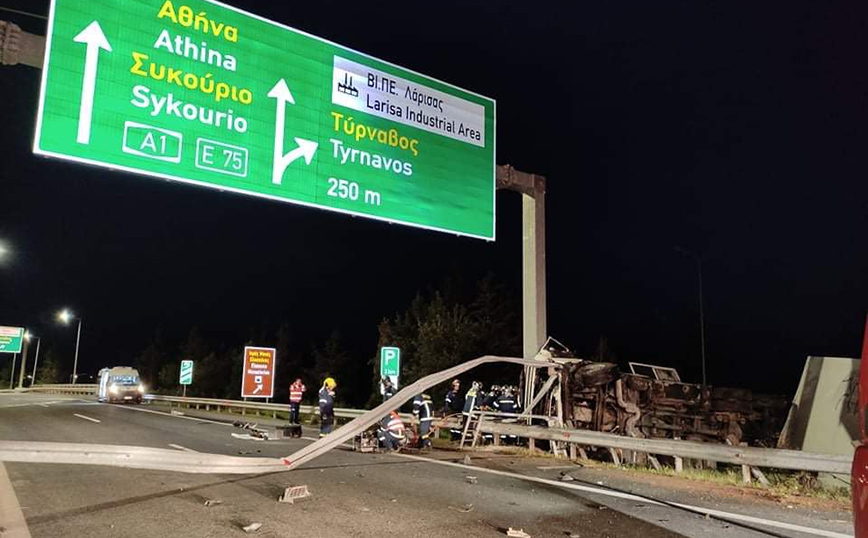 «Τρελή» πορεία για νταλίκα έξω από τη Λάρισα «Τρελή» πορεία για νταλίκα έξω από τη Λάρισα