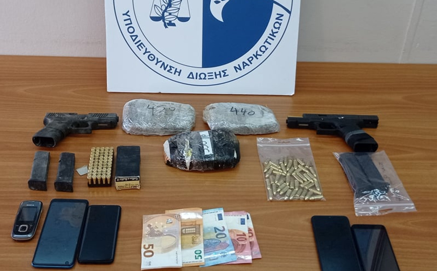 Επιχείρηση «αστραπή» της ΕΛ.ΑΣ. σε Κορωπί και Μαρκόπουλο: 7 συλλήψεις, κατασχέθηκαν πιστόλια