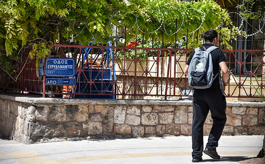 Σε εξέλιξη το μεγάλο έργo ανακατασκευής 410 πεζοδρομίων στο κέντρο και τις γειτονιές της Αθήνας