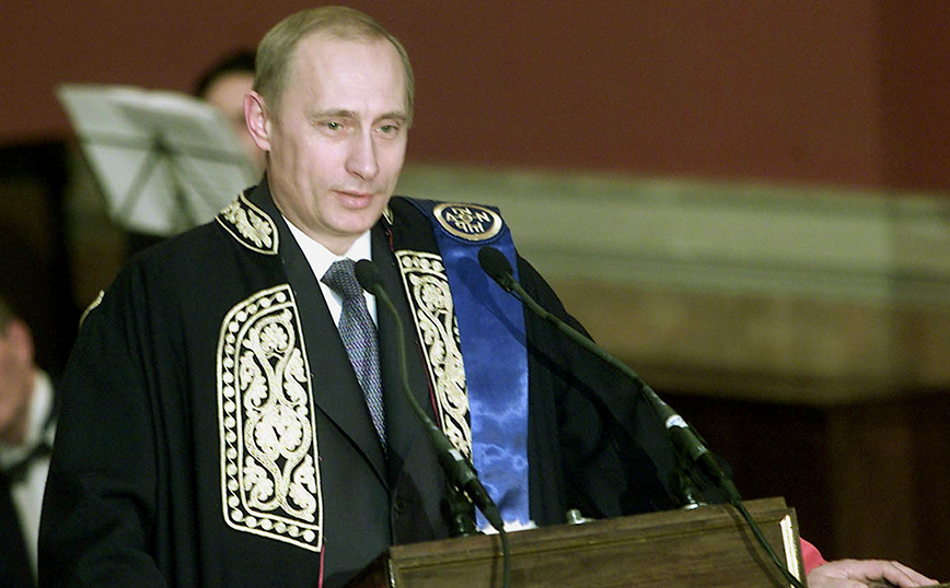 Το Πανεπιστήμιο Πελοποννήσου αφαιρεί τον τίτλο του επίτιμου διδάκτορα από τον Βλαντιμίρ Πούτιν Το Πανεπιστήμιο Πελοποννήσου αφαιρεί τον τίτλο του επίτιμου διδάκτορα από τον Βλαντιμίρ Πούτιν