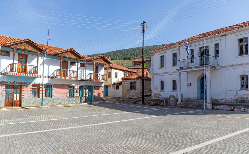 Παραδοσιακά σπίτια στους Ψαράδες Παραδοσιακά σπίτια στους Ψαράδες