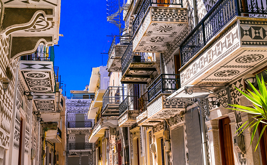 Τα χαρακτηριστικά γεωμετρικά μοτίβα στο Πυργί στη Χίο Τα χαρακτηριστικά γεωμετρικά μοτίβα στο Πυργί στη Χίο