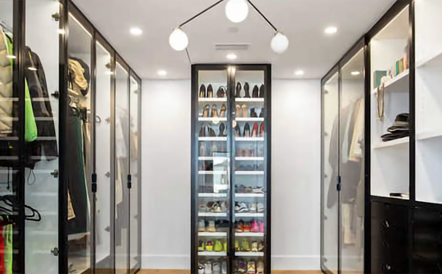 Ριάνα: Η αξίας 14 εκατομμυρίων δολαρίων πολυτελής αγροικία της στο Μπέβερλι Χιλς Ριάνα: Η αξίας 14 εκατομμυρίων δολαρίων πολυτελής αγροικία της στο Μπέβερλι Χιλς