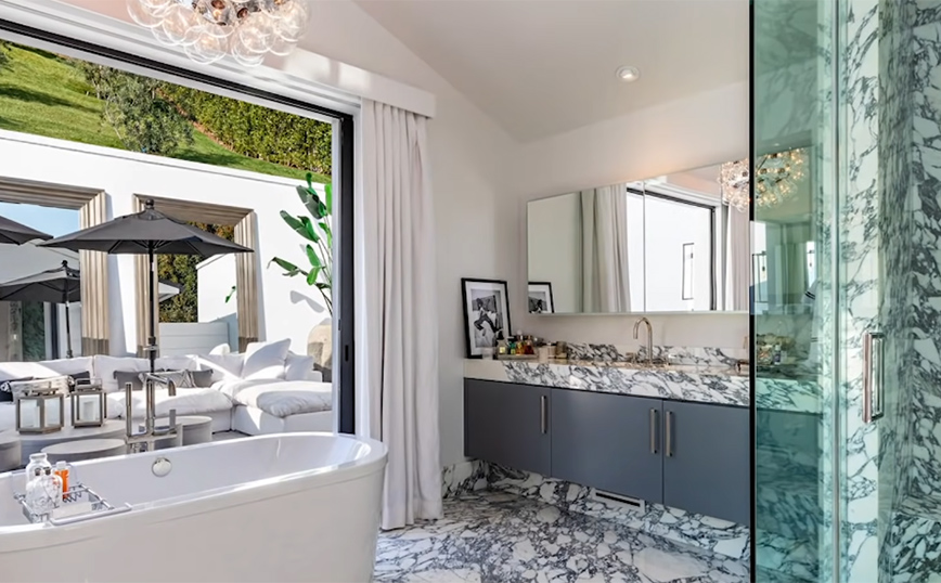 Ριάνα: Η αξίας 14 εκατομμυρίων δολαρίων πολυτελής αγροικία της στο Μπέβερλι Χιλς Ριάνα: Η αξίας 14 εκατομμυρίων δολαρίων πολυτελής αγροικία της στο Μπέβερλι Χιλς