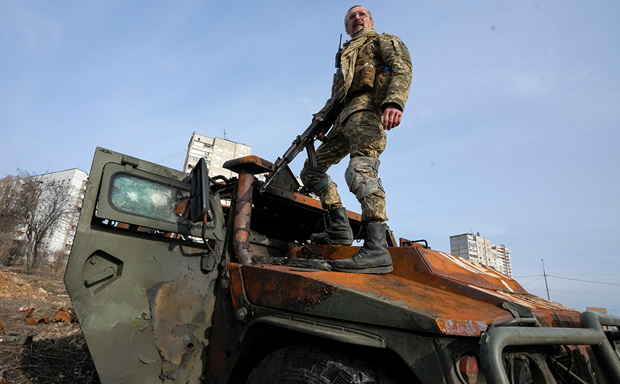 Πόλεμος στην Ουκρανία: «Περισσότεροι από 1.000 Ουκρανοί πεζοναύτες έχουν παραδοθεί στη Μαριούπολη»