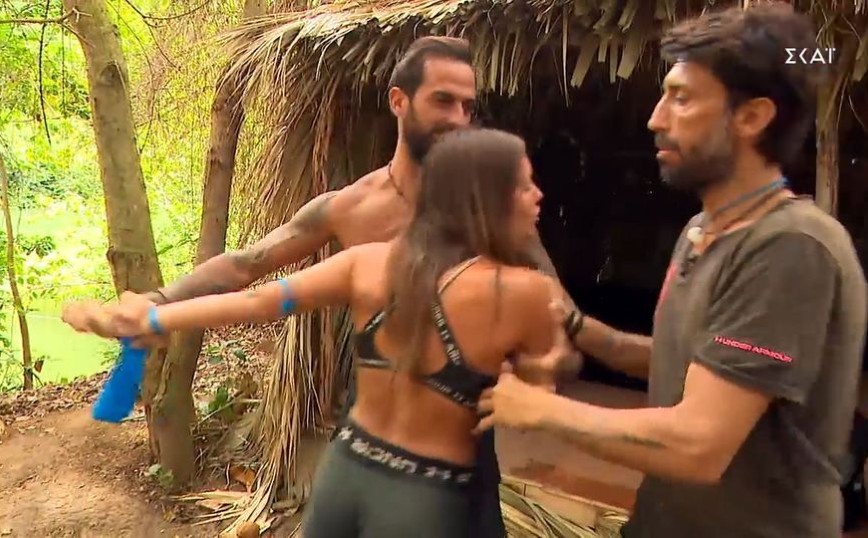 Survivor: Εκτός εαυτού η Σοφιάννα Αβραμάκη κινήθηκε επιθετικά κατά του Τάκη Καραγκούνια – «Τον λες αλήτη»