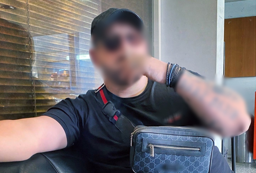 Ο… τράπερ από το Μενίδι «πιάστηκε» μετά από ντοκιμαντέρ του Vice – Τον «έκαψε» το βίντεο που πυροβολούσε με Καλάσνικοφ