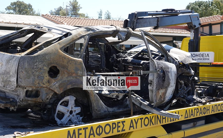 Κεφαλονιά: 17 χρονών ο απανθρακωμένος στο τροχαίο, ανήλικος και ο οδηγός – Εικόνες σοκ από το διαλυμένο αμάξι
