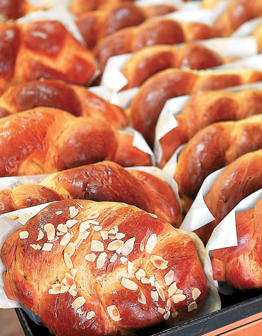 Τσουρέκι από το Lido