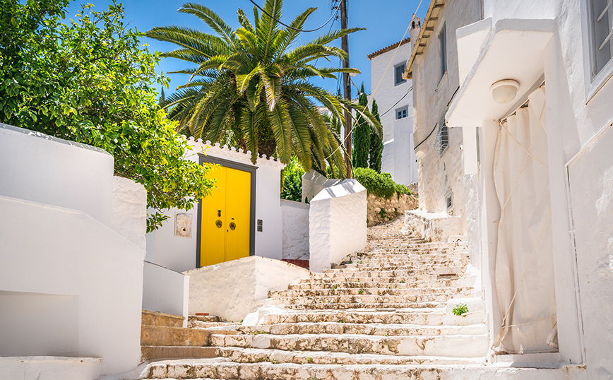 Παραδοσιακό σοκάκι στην Ύδρα Παραδοσιακό σοκάκι στην Ύδρα