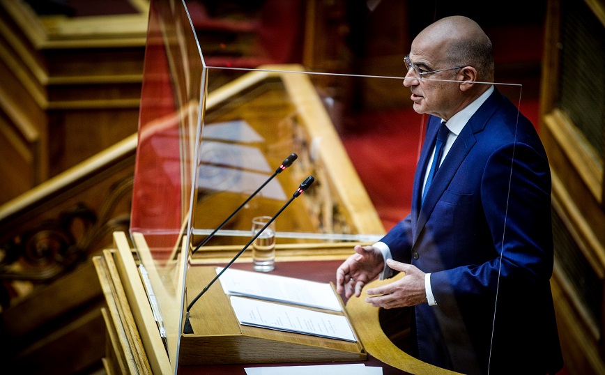 Ο ΥΠΕΞ Νίκος Δένδιας στη Βουλή Ο ΥΠΕΞ Νίκος Δένδιας στη Βουλή