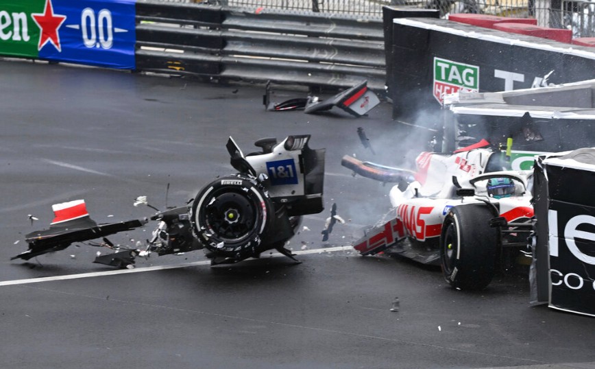 Formula 1: Διαλύθηκε το μονοθέσιο του Σουμάχερ και νέα διακοπή στο Μονακό &#8211; Δείτε το βίντεο