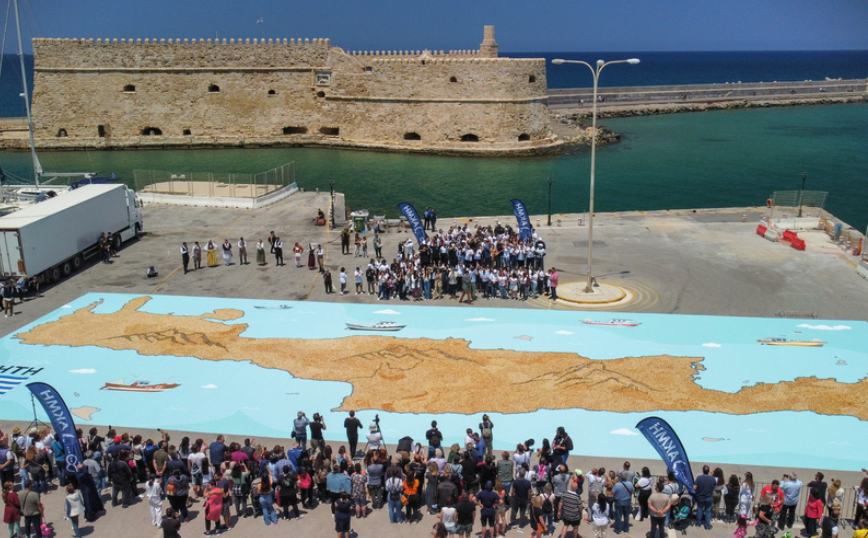 Το ΙΕΚ ΑΚΜΗ και το Ηράκλειο Κρήτης στο Ρεκόρ Γκίνες